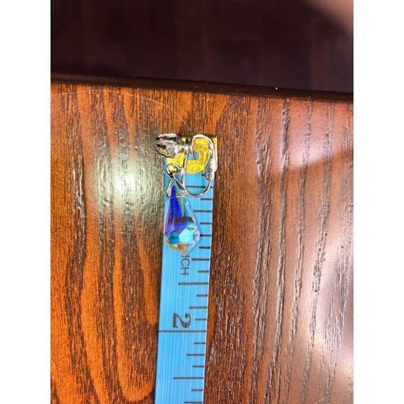 Vintage Briolette  Aurora Borealis Crystal Teardrop Clip-On Earrings! - Picture 9 of 11